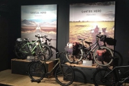 Santos op fiets en wandelbeurs